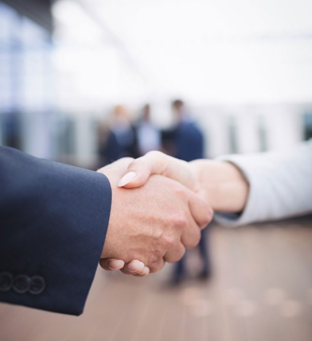 businesspeople-shaking-hands